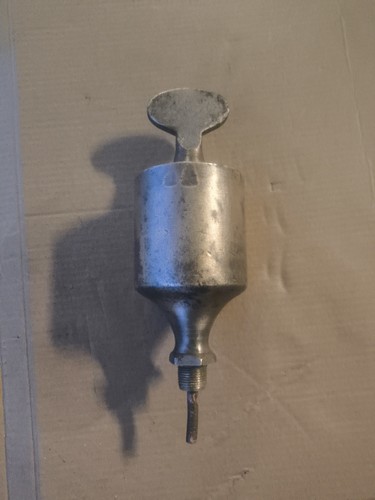 Vecchia pompa per grasso - vecchia, a