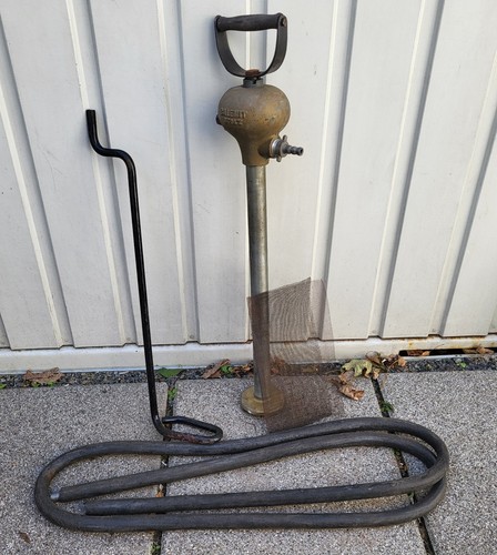 Vecchia pompa manuale balenite - pompa,